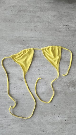 Top bikini giallo