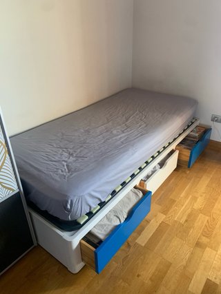 Cama individual con cajones