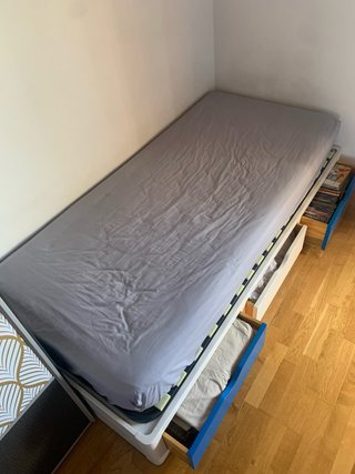 Cama individual con cajones