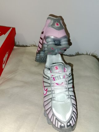 Nike Shox R4 Blancas y Rosas N° 36,38,40