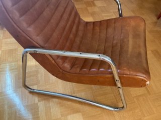 Sillón butaca moderno de cuero y metal