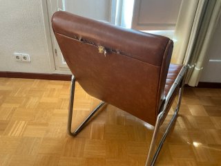 Sillón butaca moderno de cuero y metal