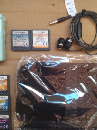 DS Lite turquesa muy buen estado con accesorios