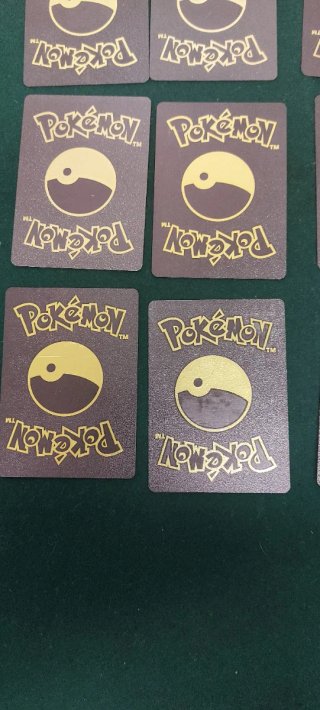 Pack 16 Cartas Black Pokémon Doradas/Negras