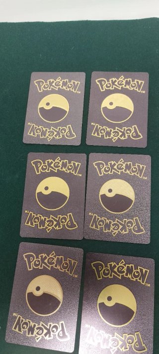 Pack 16 Cartas Black Pokémon Doradas/Negras