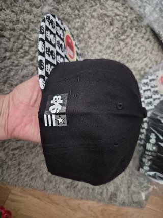 Lote de 60 gorras planas