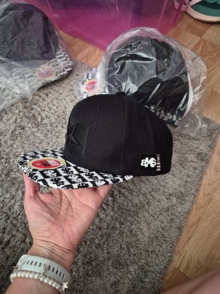 Lote de 60 gorras planas