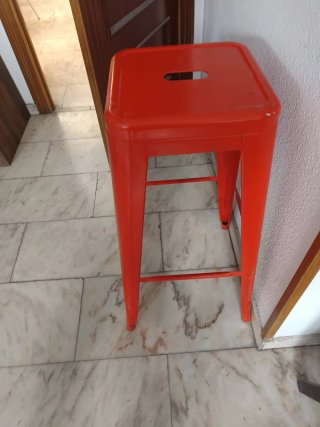 Butaca metálica naranja