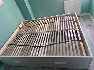 Cama Ikea Brimnes con somieres tamaño 1,60