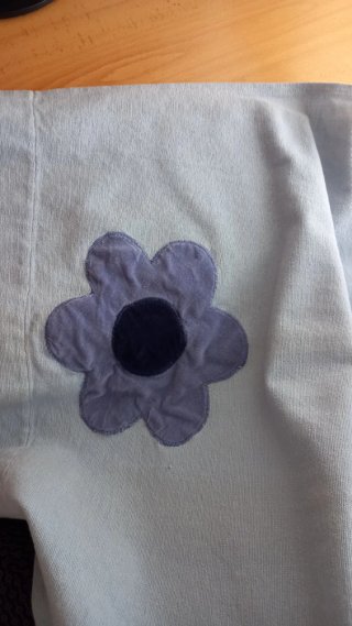 Tende per camera da letto con fiori blu