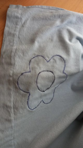 Tende per camera da letto con fiori blu