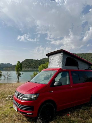 Volkswagen Transporter T6- 2.0 TDI (2016)