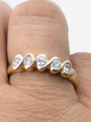 Anillo Oro 18k con Diamantes