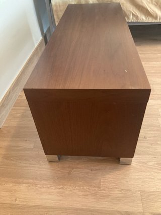 Mueble de madera con cajones para baño.