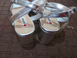 Sandalias Ulanka T37 Plateadas