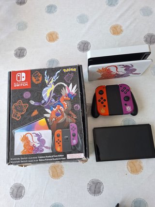 Nintendo Switch OLED Edizione Pokémon