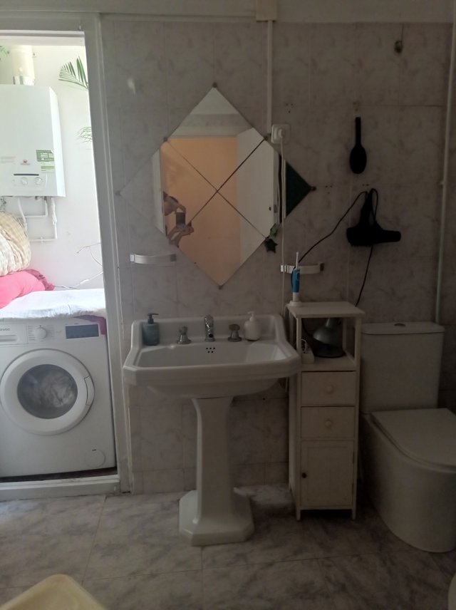 HABITACIÓN MUY GRANDE. Barcelona . Guinardó - Imagen 9