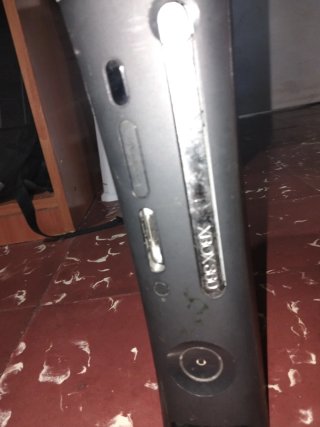Xbox 360 con juegos y mandos