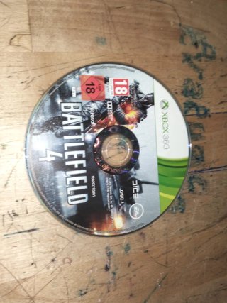Xbox 360 con juegos y mandos