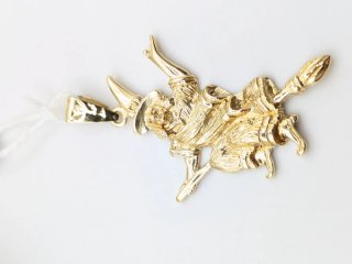 Colgante Bruja Escoba Oro 18k
