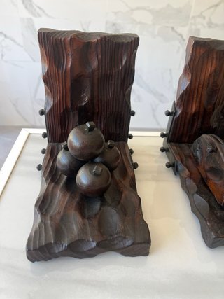Coppia di Antichi Supporti per Libri in Legno con Design di Cannoni