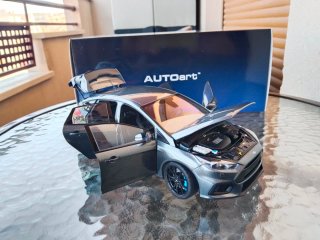 Autoart Focus RS 1/18