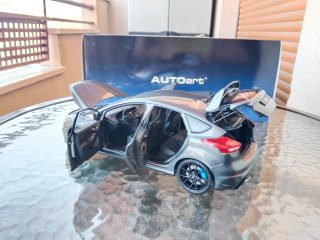 Autoart Focus RS 1/18