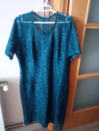 Vestido verde azulado de encaje