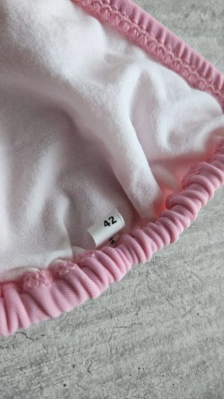 Bikini rosa y blanco