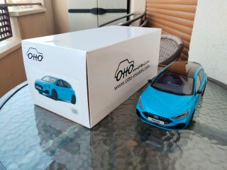 Ottomobile Focus ST 1/18 Azul
