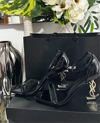 Tacchi Saint Laurent Neri e Dorati