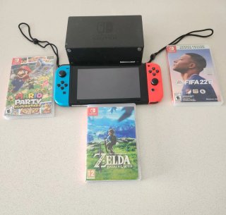 Nintendo Switch + Zelda + FIFA 22