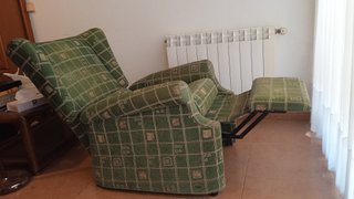 Sillón reclinable de tela verde