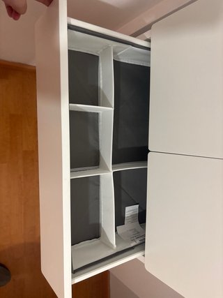 Armario blanco habitación infantil.
