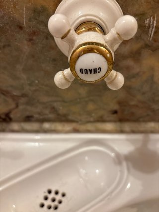 Tocador antiguo madera y mármol, lavabo porcelana