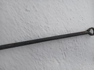 Pesa romana antigua de hierro