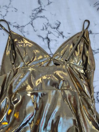 Vestido dorado elegante Talla xs, equivale a S
