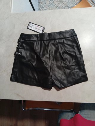 Minifalda pantalón efecto piel S/36