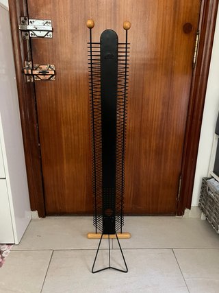 Torre para 58 CDs