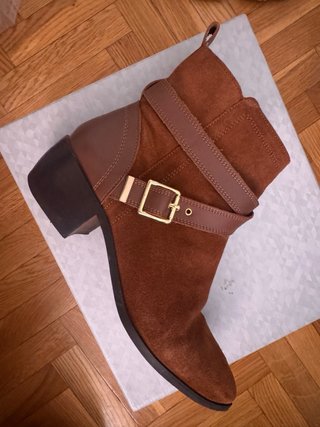 Botines tipo ante marrones talla 40
