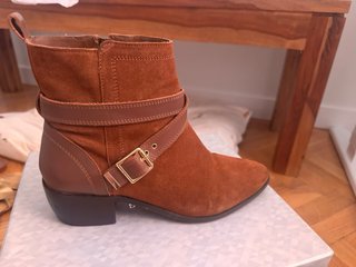 Botines tipo ante marrones talla 40
