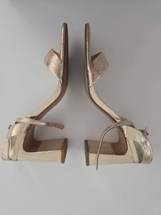 5 pares de  tacones talla 38