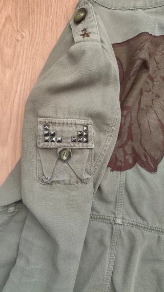 Chaqueta militar entallada verde