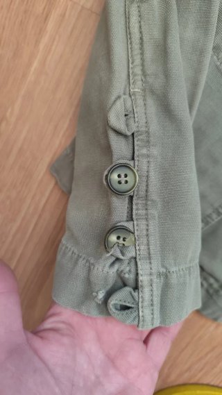 Chaqueta militar entallada verde