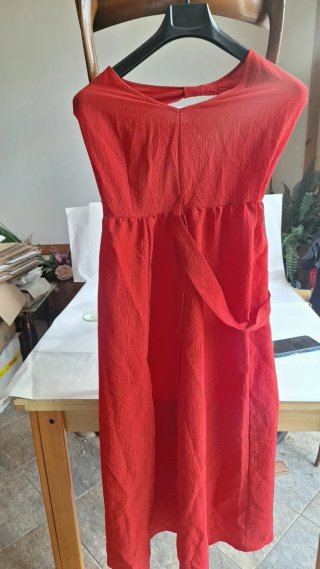 Abito lungo rosso con fiocco