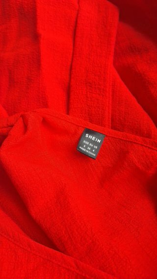 Abito lungo rosso con fiocco