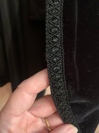 Capa larga terciopelo negro