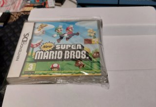 Nintendo DSi XL 25° Anniversario Rossa