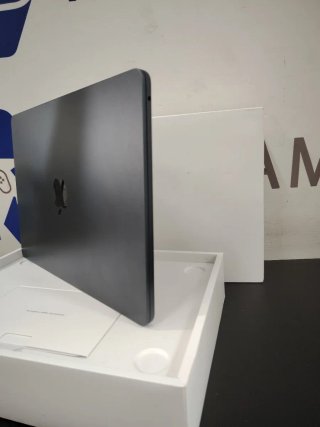 Macbook Air 13" M3 8GB 256GB 8C 8G A3113 2024