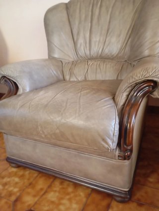 Set divano e poltrone in pelle